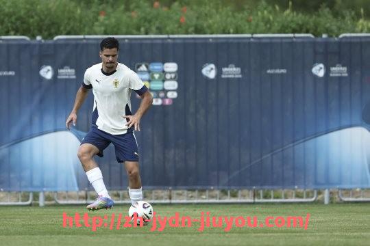 九游jiuyou-法甲球员进攻能力评估：射门效率与助攻表现的详细数据分析